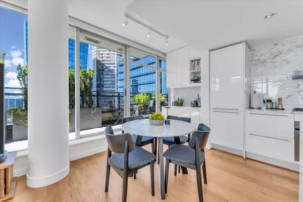 Vancouver, BC V6B 0C7,788 Richards ST #2602