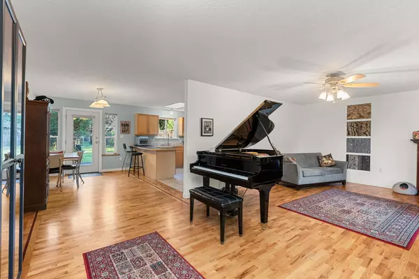 Roberts Creek, BC V0N 2W2,1559 Park AVE