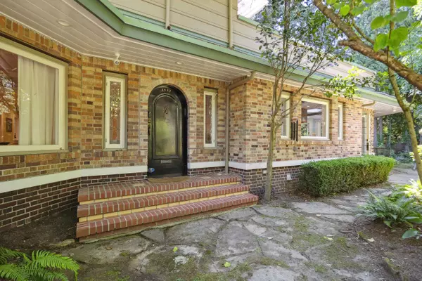 Vancouver, BC V6J 4E8,4051 Marguerite ST