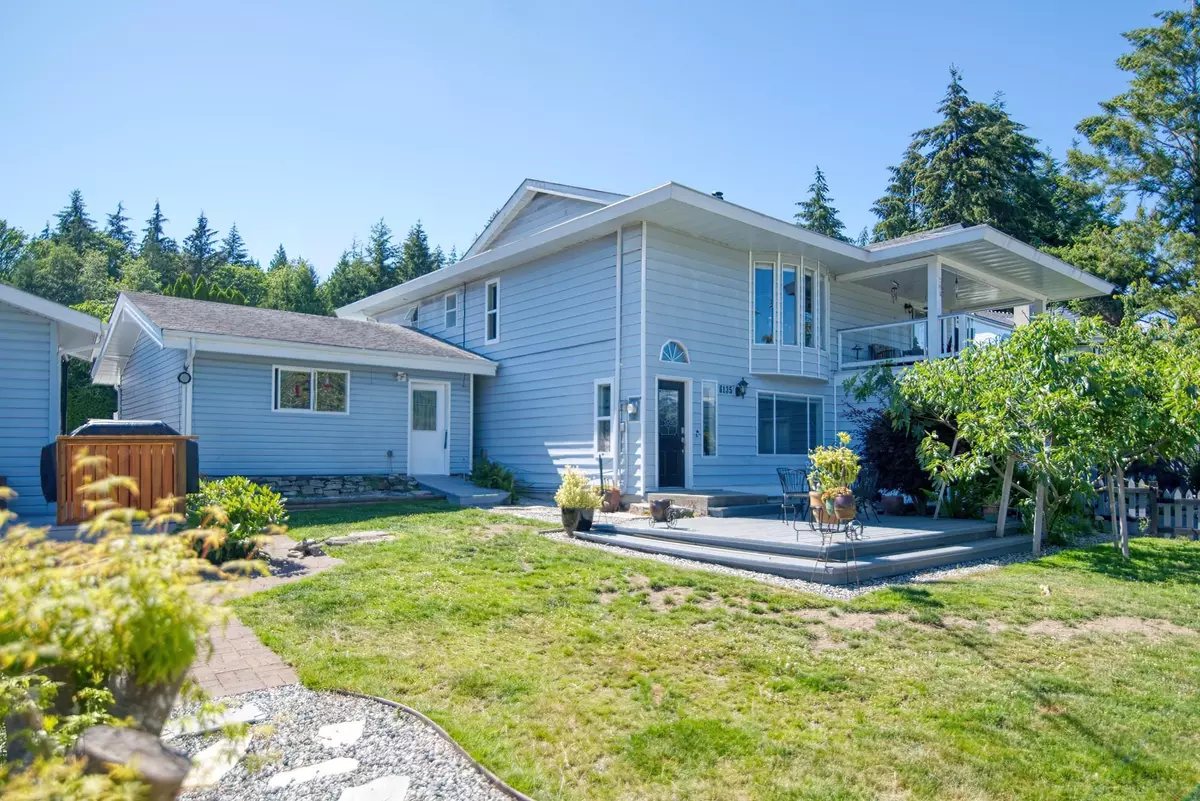 Sechelt, BC V7Z 0L6,6135 Fairway AVE