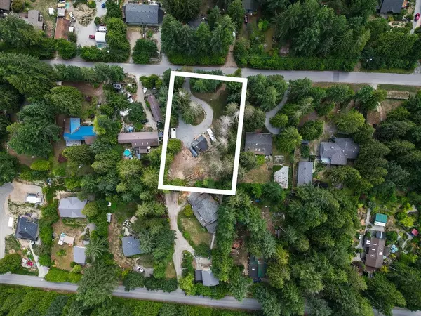 8048 Wildwood RD Halfmoon Bay, BC V0N 1Y1