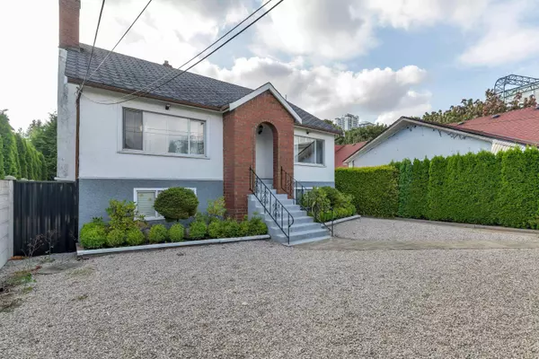Burnaby, BC V5J 4J3,6969 Royal Oak AVE