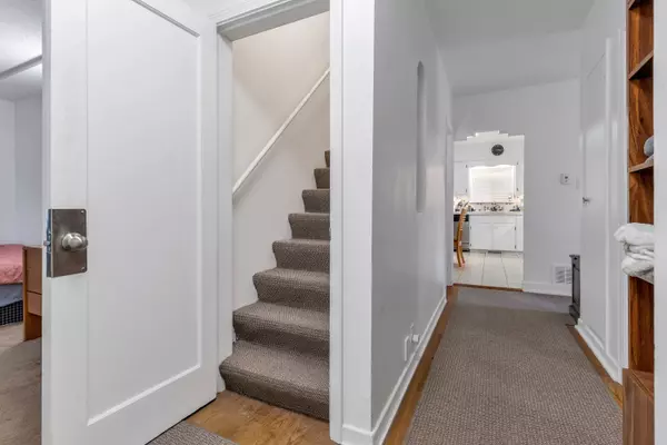Burnaby, BC V5J 4J3,6969 Royal Oak AVE