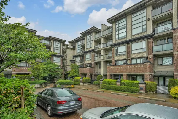 10866 City Pkwy #113, Surrey, BC V3T 5W9