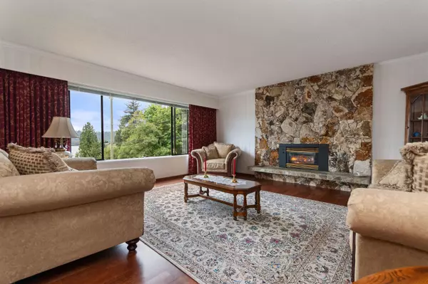 North Vancouver, BC V7G 1A2,3772 Dollarton HWY