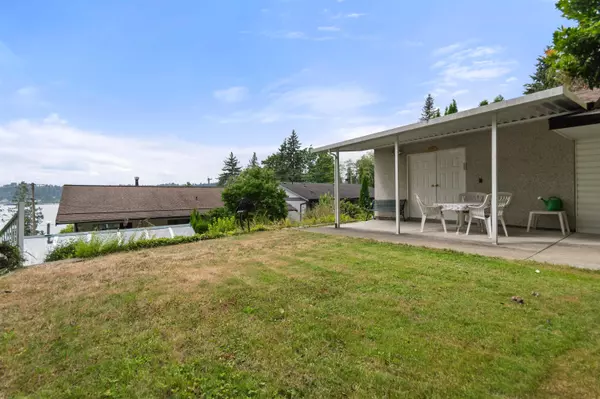 North Vancouver, BC V7G 1A2,3772 Dollarton HWY