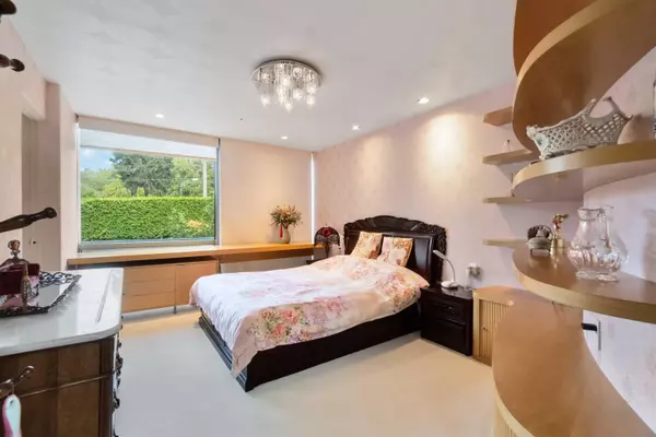 1919 W 57th AVE Vancouver, BC V6P 1T9