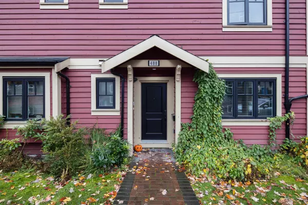 Vancouver, BC V5T 3N4,488 E 15th AVE