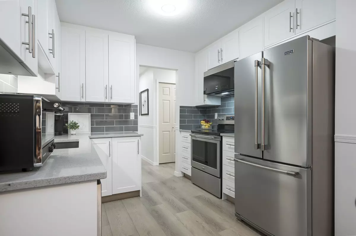 Abbotsford, BC V2S 6S6,32823 Landeau PL #110