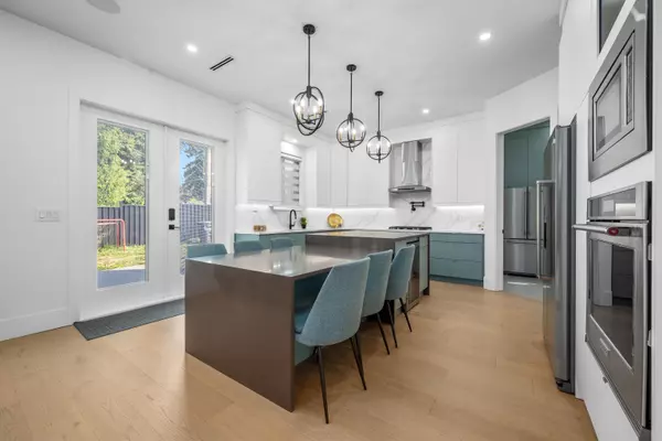 Surrey, BC V3T 1M3,13019 101a AVE
