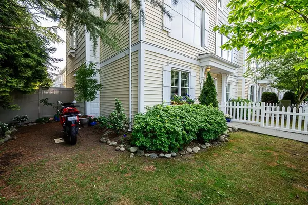 Surrey, BC V4A 1S7,16228 16 AVE #32