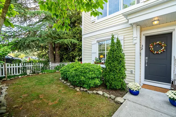 Surrey, BC V4A 1S7,16228 16 AVE #32