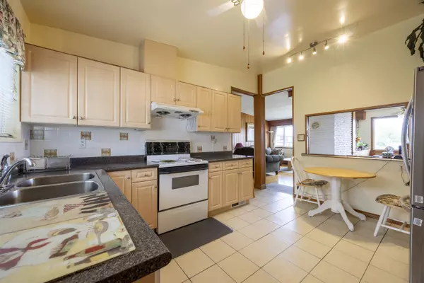 Burnaby, BC V5G 2R8,4646 Charlotte CT