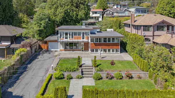 West Vancouver, BC V7V 2C8,1555 Lawson AVE