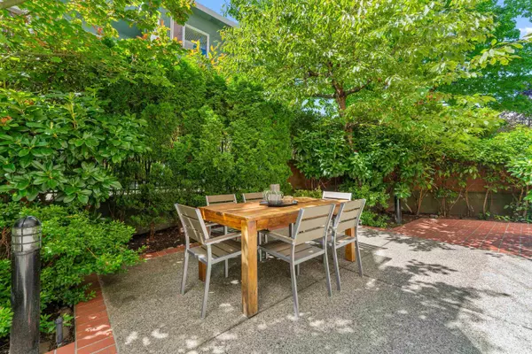 Vancouver, BC V6M 2E1,2128 W 43rd AVE #102