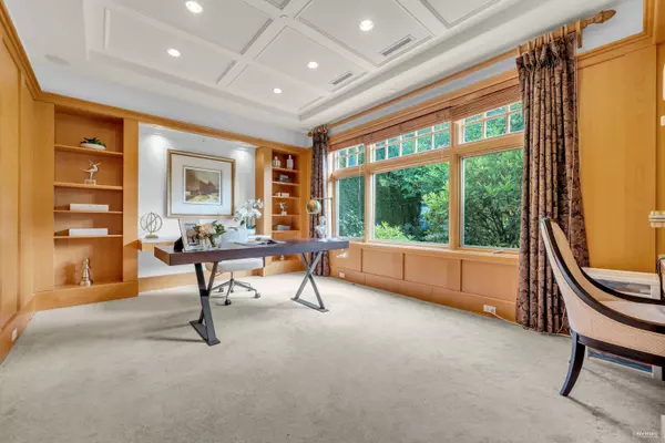 Vancouver, BC V6M 3N7,5885 Angus DR