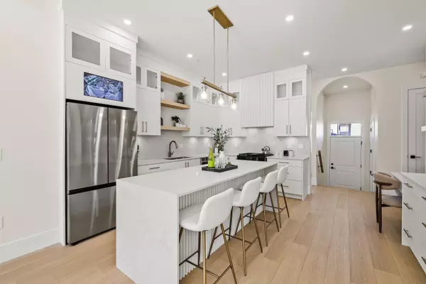 20516 75 AVE Langley, BC V2Y 1V5