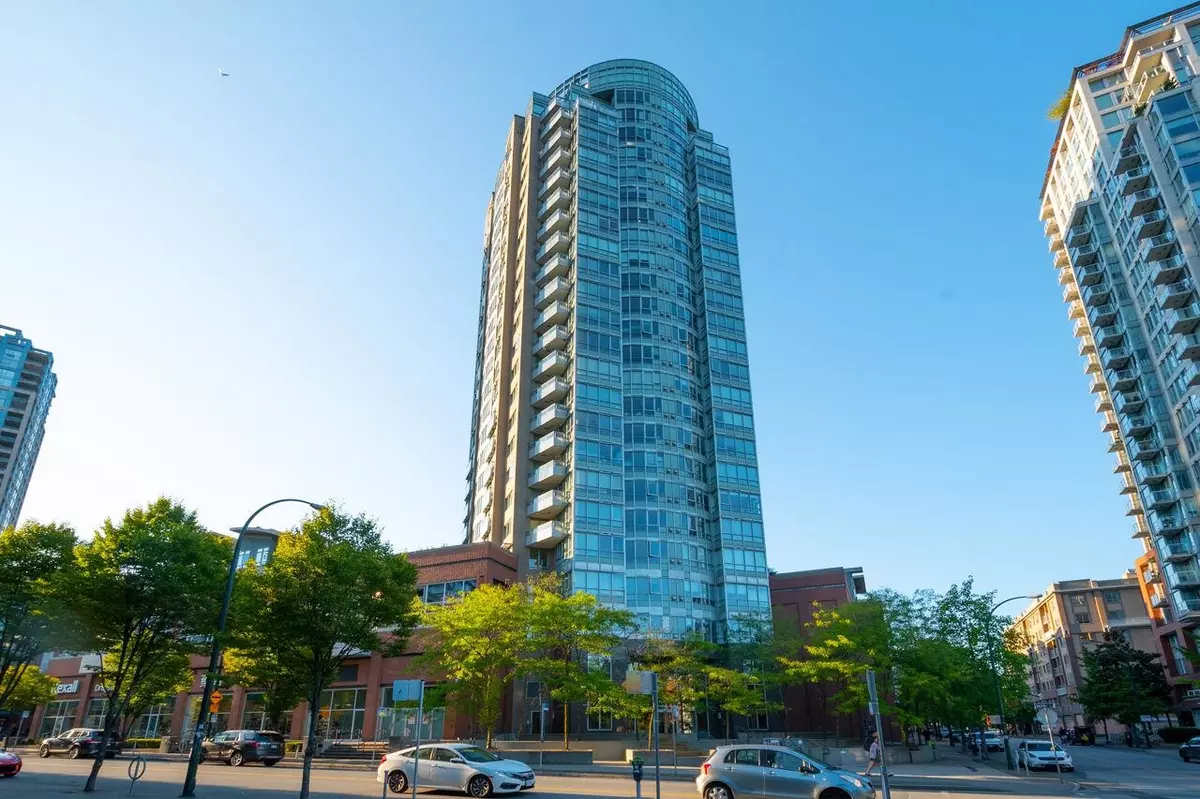 Vancouver, BC V6B 6N6,63 Keefer PL #209