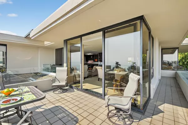 White Rock, BC V4B 2B4,15050 Prospect AVE #402