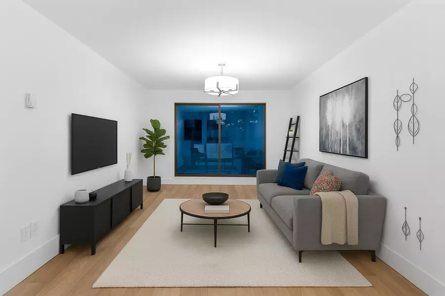 1422 E 3rd AVE #202, Vancouver, BC V5N 5R5