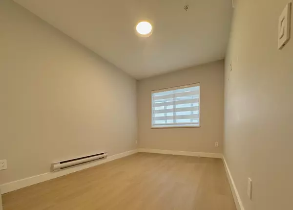 Vancouver, BC V5R 5J7,3050 Kingsway #307