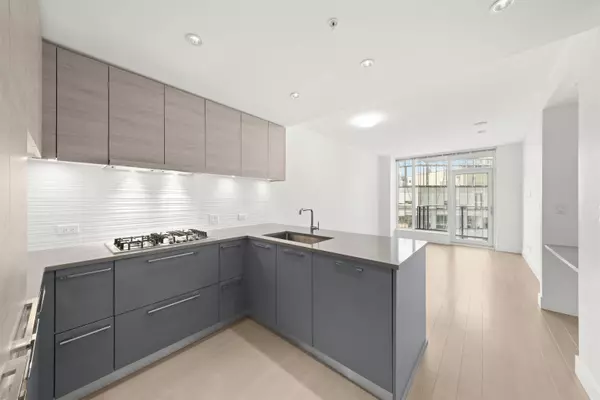 Burnaby, BC V3N 0G9,7388 Kingsway #901