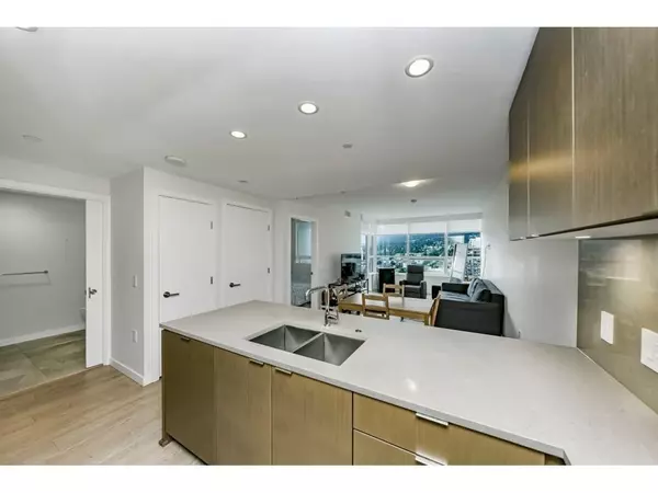 North Vancouver, BC V7L 0E4,112 E 13th ST #1401