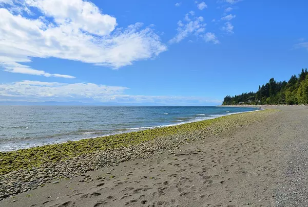 Gibsons, BC V0N 1V5,1590 Ocean Beach Esplanade