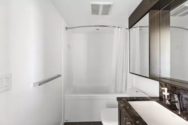 5515 Boundary RD #2902 Vancouver, BC V5R 0E3