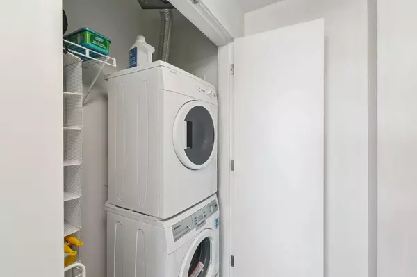 5515 Boundary RD #2902 Vancouver, BC V5R 0E3