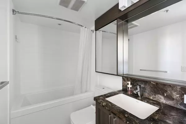 5515 Boundary RD #2902 Vancouver, BC V5R 0E3