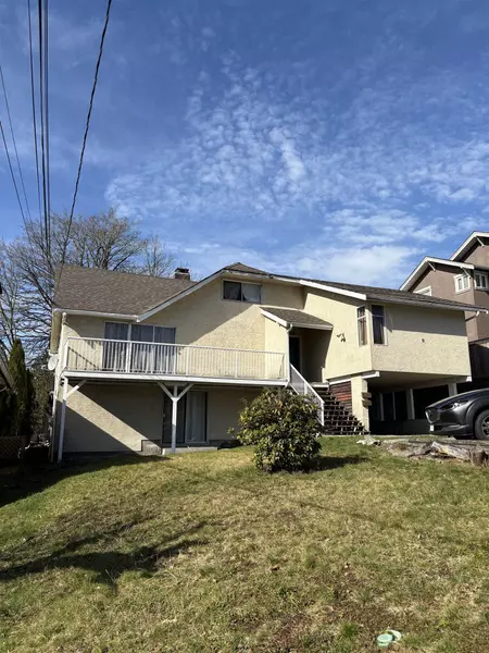1615 Holdom AVE, Burnaby, BC V5B 3V7