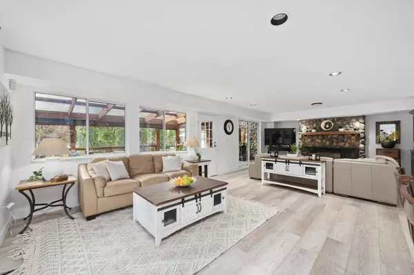Maple Ridge, BC V2X 4J3,22186 124th AVE