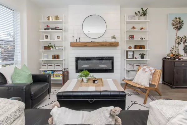 Surrey, BC V3Z 0N1,15688 28 AVE #28