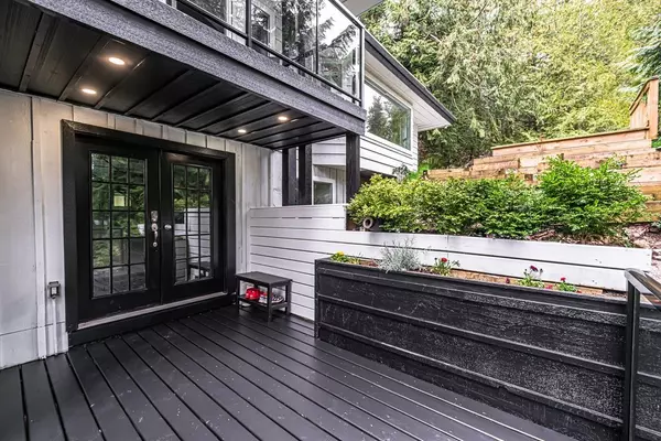 West Vancouver, BC V7W 1E9,4621 Caulfeild DR