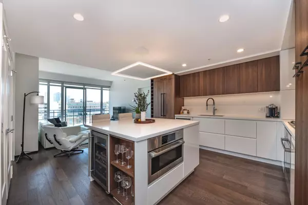 White Rock, BC V4B 4L9,1526 Finlay ST #707