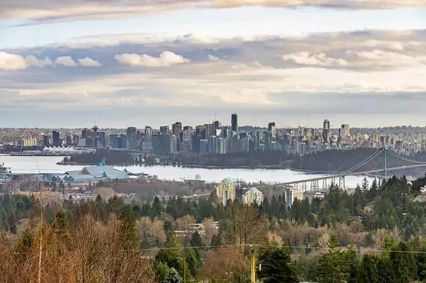 West Vancouver, BC V7S 2A3,797 Eyremount DR