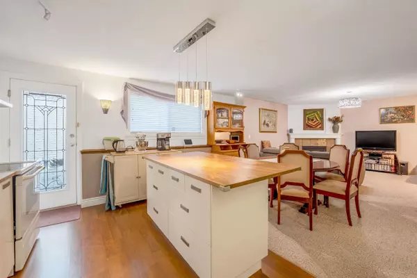 Coquitlam, BC V3E 3N7,3051 Sienna CT
