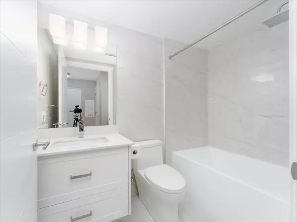 Maple Ridge, BC V2X 3Y8,22562 121 AVE #314