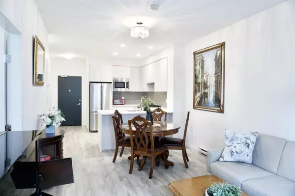 Coquitlam, BC V3J 0K1,621 Regan AVE #306