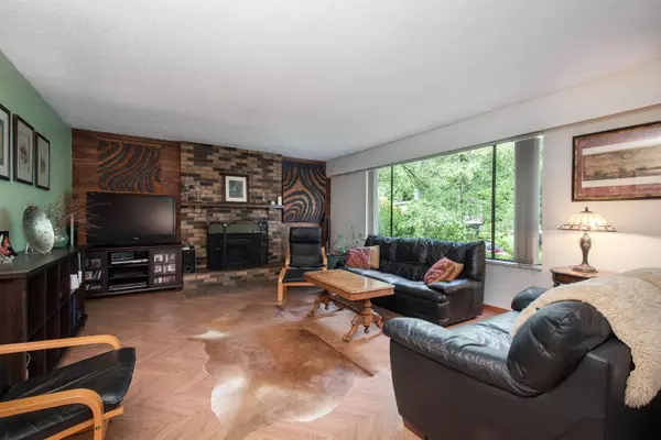 3875 Regent AVE, North Vancouver, BC V7N 2C3