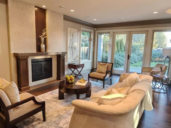 West Vancouver, BC V7V 1L4,2566 Marine DR