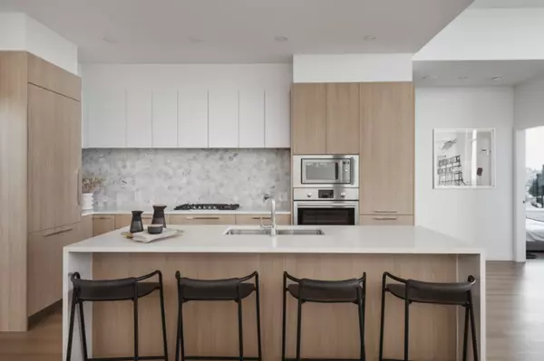 Burnaby, BC V5C 0N6,2425 Alpha AVE #2701