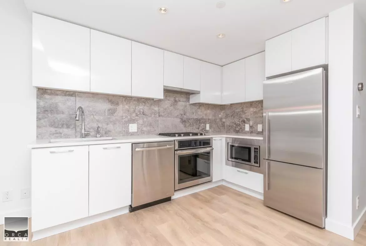 Vancouver, BC V5S 0C9,8538 River District XING #1001