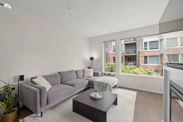 North Vancouver, BC V7M 0B5,139 W 22nd ST #304