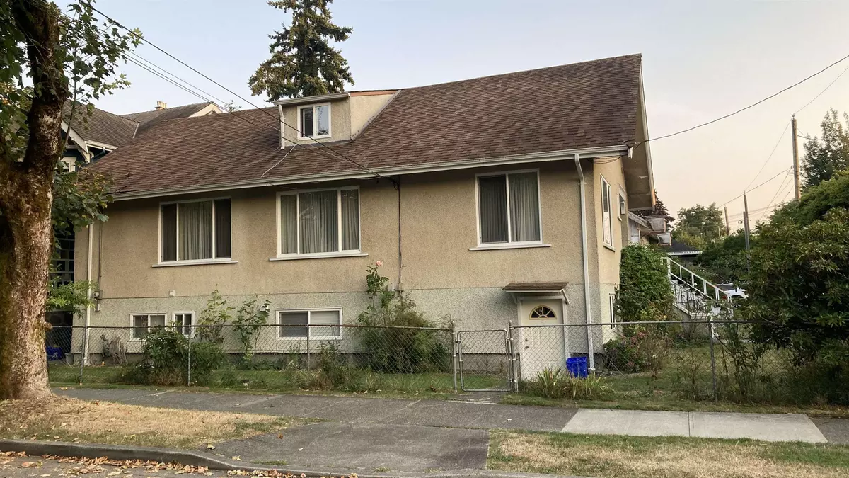 Vancouver, BC V6K 4G9,2206 Musqueamview ST