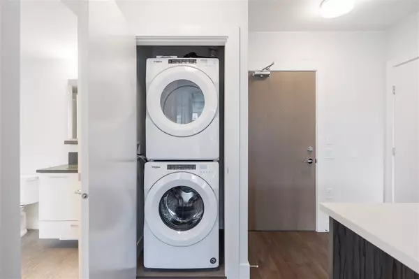 258 Nelson's CT #408 New Westminster, BC V3L 0J9