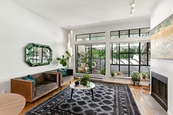 Vancouver, BC V6A 1V7,700 E Pender ST #303