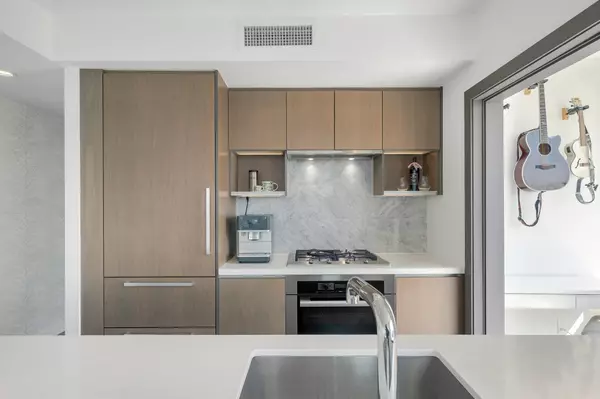 Vancouver, BC V6B 0P4,68 Smithe ST #1509