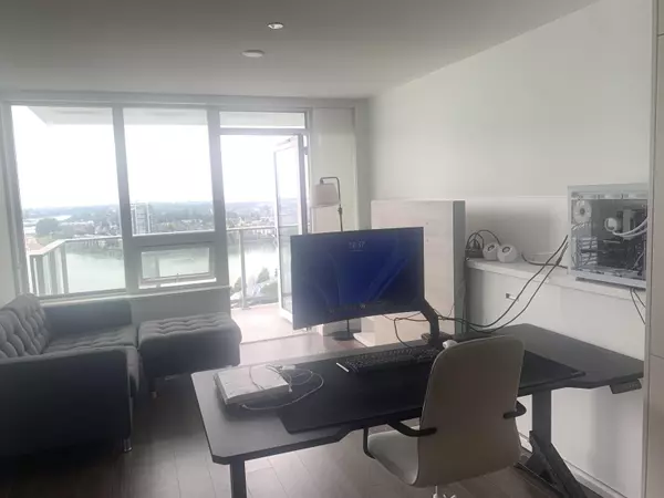 988 Quayside DR #2512 New Westminster, BC V3M 0L5